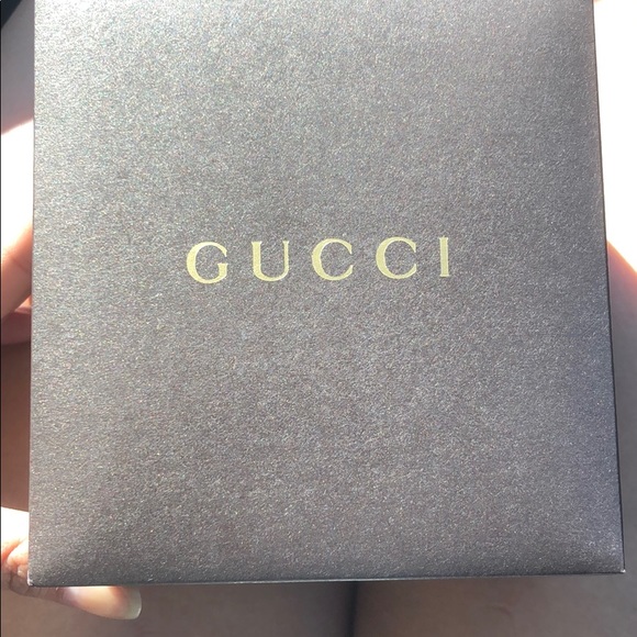 Lightly worn authentic Gucci watch with receipt. - Picture 6 of 7